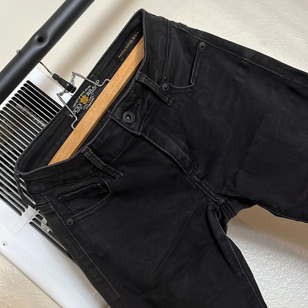 Black skinny jeans